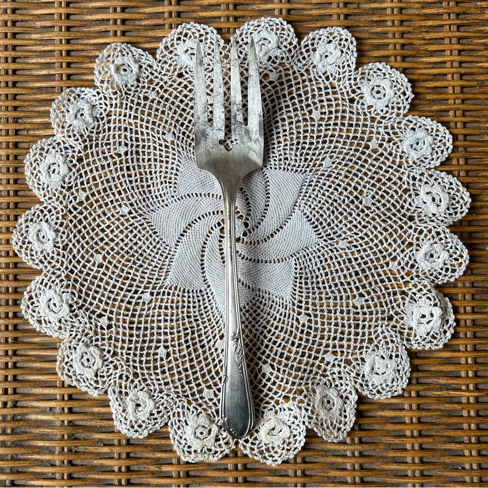 Vintage Rogers Oneida “Meadowbrook” pattern Silver Plate Meat Fork,  1936